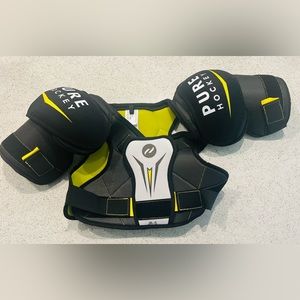 Pure Hockey Boys/Girls Jr Small Shoulder Pads NWT